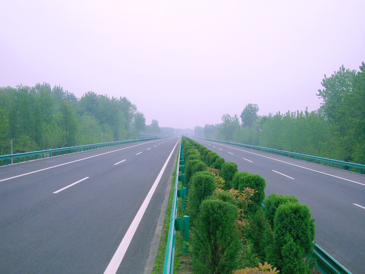 1587442110101744.jpg 六葉高速公路(省交通優(yōu)質(zhì)工程獎).JPG