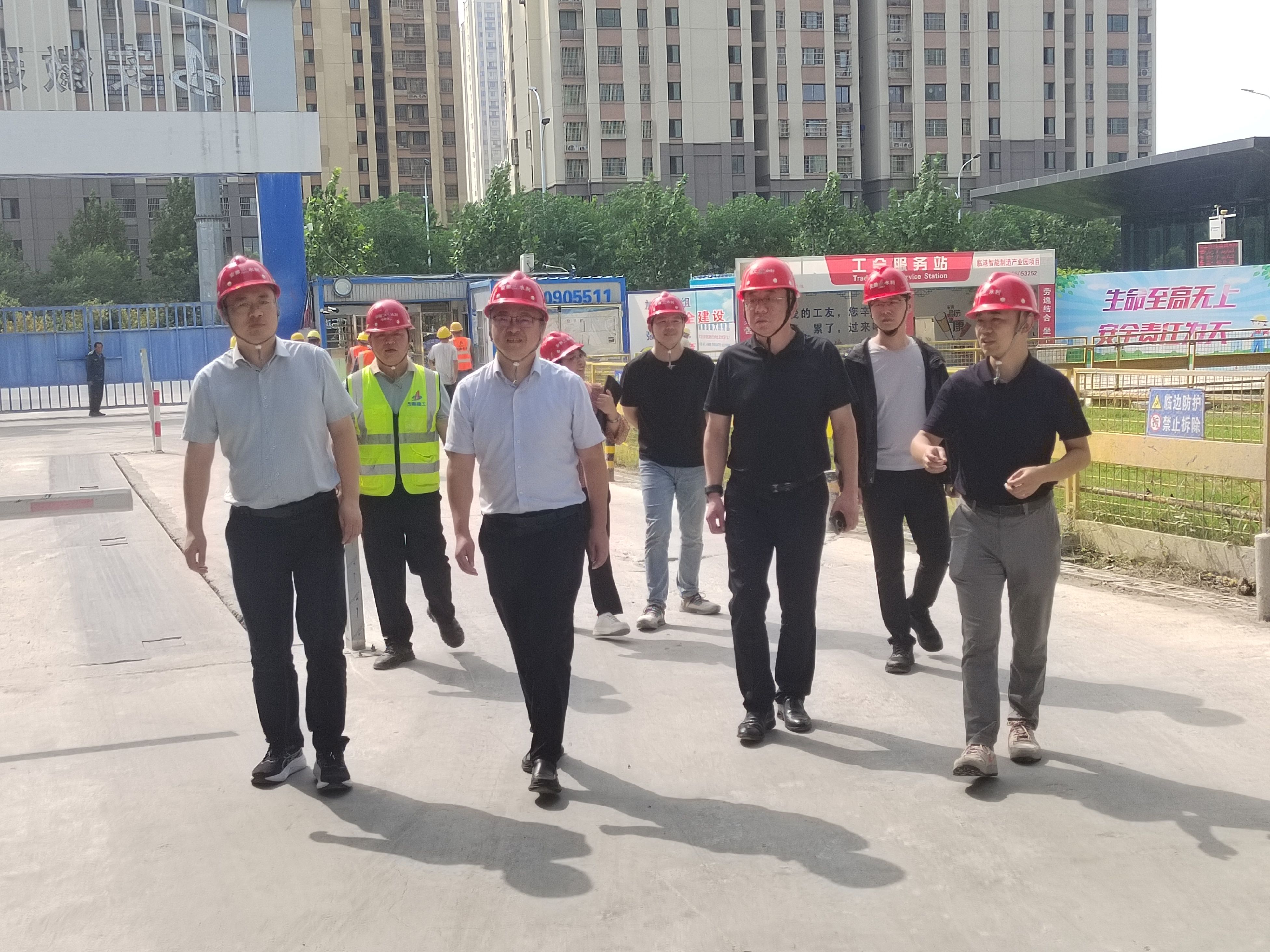 1760056941571074.jpg 屈波1小.jpg